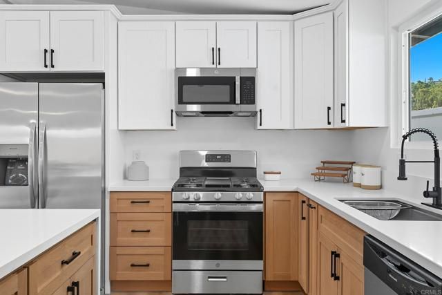 730 W Chase Avenue, El Cajon, CA 92020