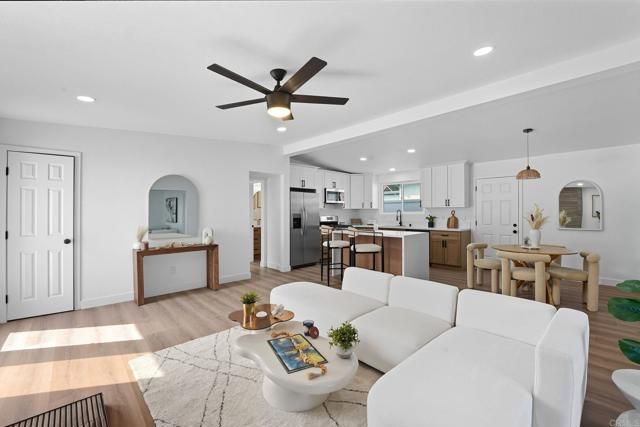 730 W Chase Avenue, El Cajon, CA 92020