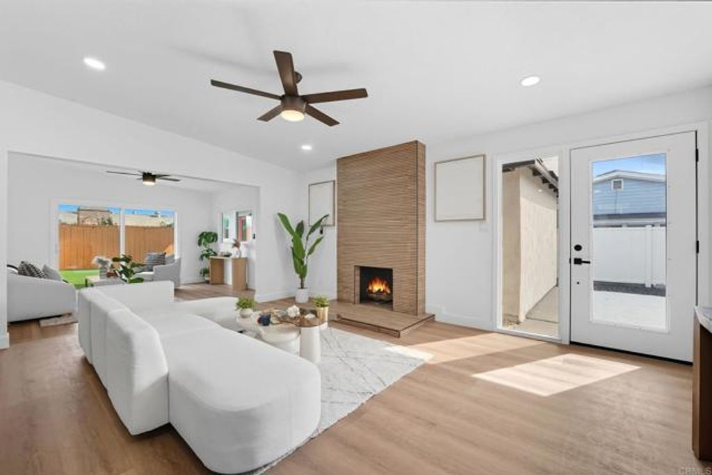 730 W Chase Avenue, El Cajon, CA 92020