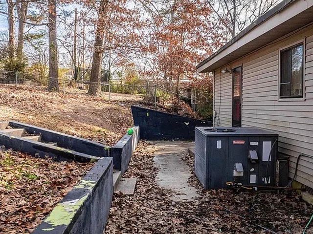64 S Meadowcliff Dr, Little Rock, AR 72209