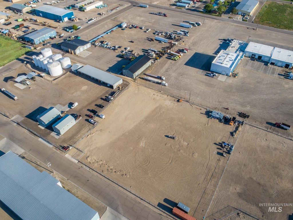 1108 SE 6th St, Ontario, OR 97914 photo 2