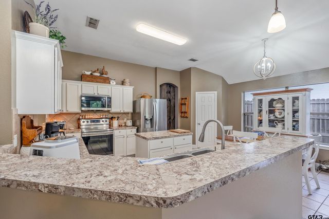 1902 Golden Bay, Whitehouse, TX 75791