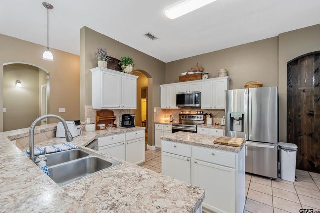 1902 Golden Bay, Whitehouse, TX 75791