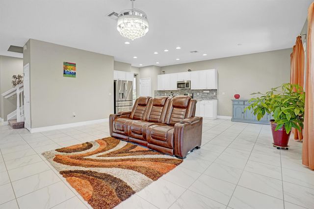 1212 NW Leonardo Circle, Port St. Lucie, FL 34986