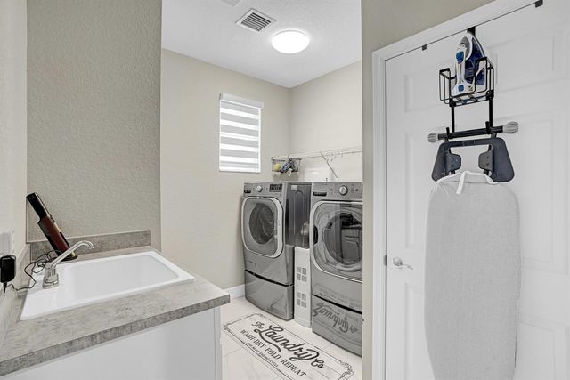 1212 NW Leonardo Circle, Port St. Lucie, FL 34986