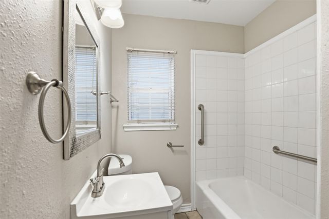 227 S Hampton Road, Dallas, TX 75208