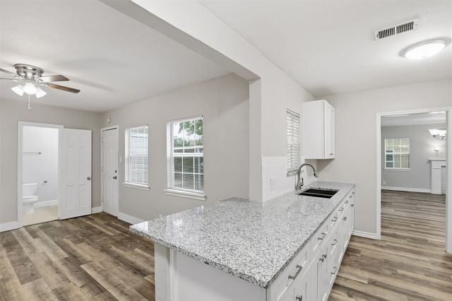 227 S Hampton Road, Dallas, TX 75208