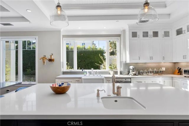 4151 Greenbush Avenue, Sherman Oaks, CA 91423