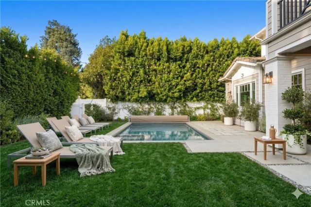 4151 Greenbush Avenue, Sherman Oaks, CA 91423