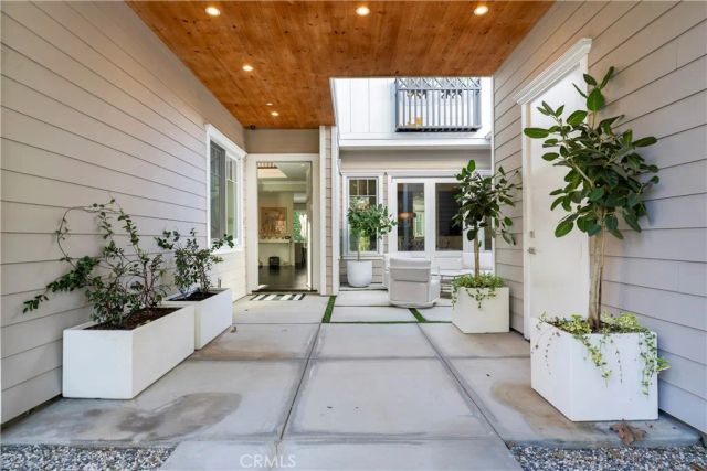 4151 Greenbush Avenue, Sherman Oaks, CA 91423