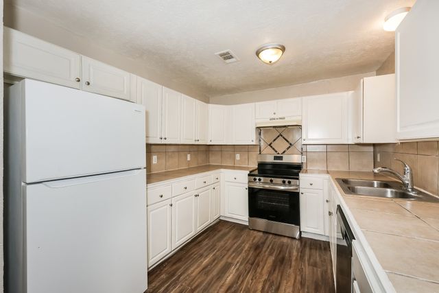 1504 Valley View Street, Mesquite, TX 75149