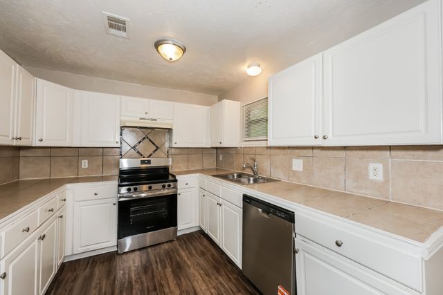 1504 Valley View Street, Mesquite, TX 75149