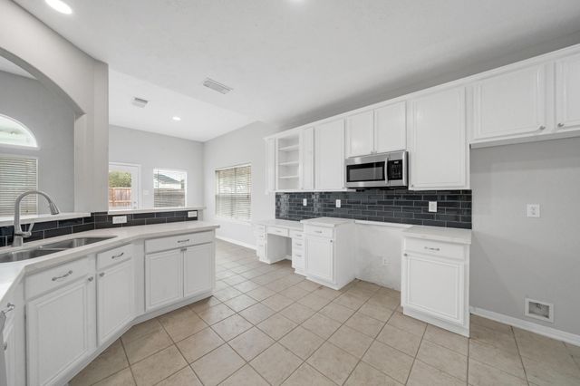 15110 Brookwood Bridge Lane, Sugar Land, TX 77498