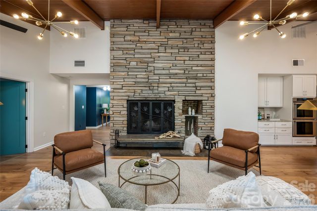 6 Deerfield Road, Asheville, NC 28803