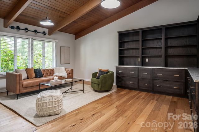 6 Deerfield Road, Asheville, NC 28803