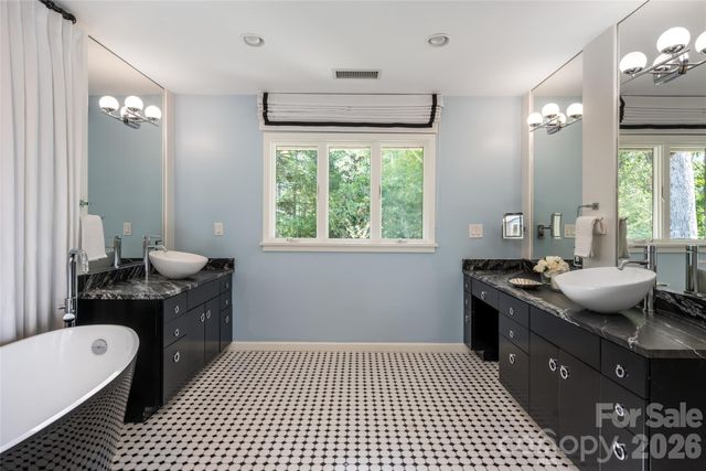 6 Deerfield Road, Asheville, NC 28803
