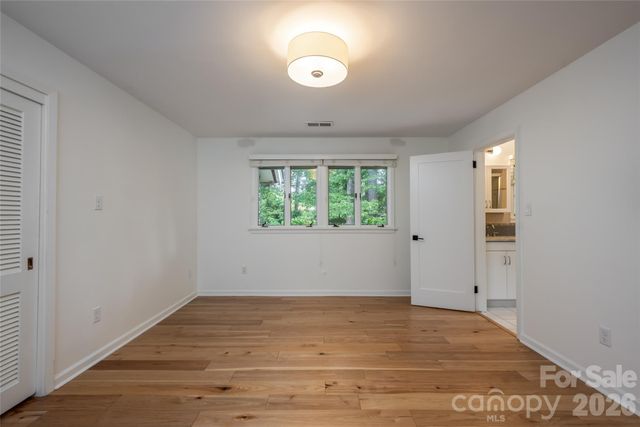6 Deerfield Road, Asheville, NC 28803