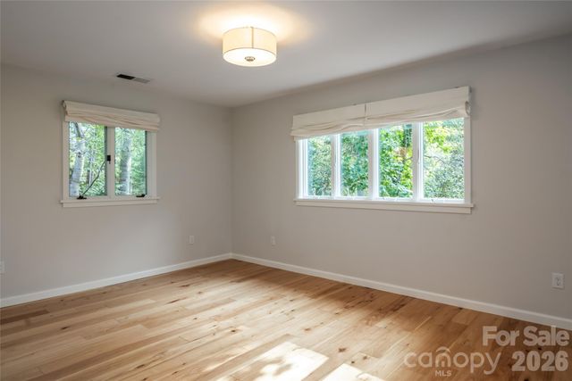 6 Deerfield Road, Asheville, NC 28803