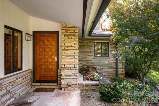 6 Deerfield Road, Asheville, NC 28803