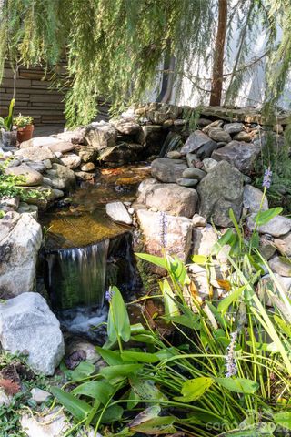 6 Deerfield Road, Asheville, NC 28803