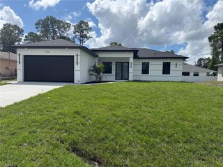 3203 21st ST W, Lehigh Acres, FL 33971