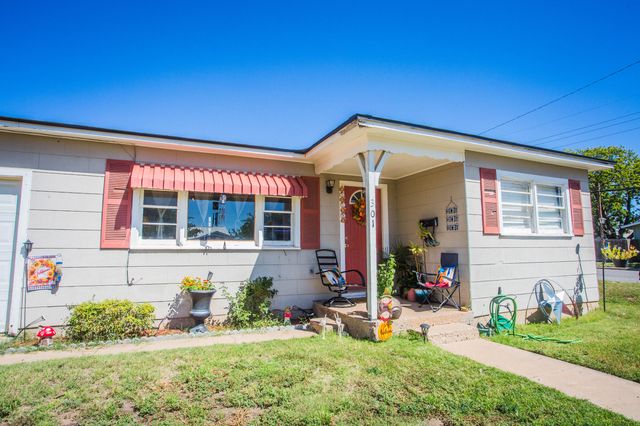 301 14th Street, Levelland, TX 79336