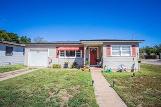 301 14th Street, Levelland, TX 79336