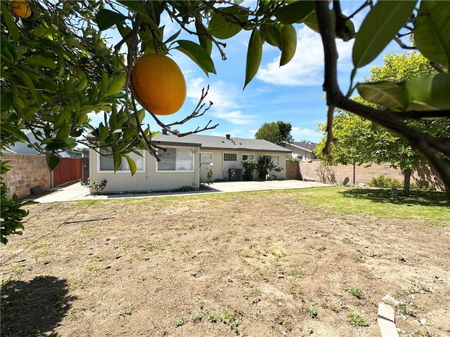 24113 Hartland, West Hills, CA 91307