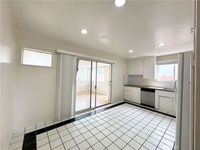 24113 Hartland, West Hills, CA 91307