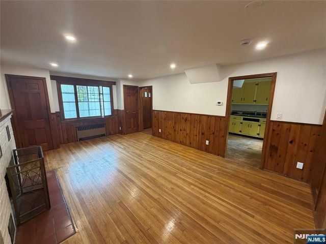 323 Bridge Plaza, Fort Lee, NJ 07024