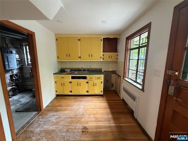 323 Bridge Plaza, Fort Lee, NJ 07024