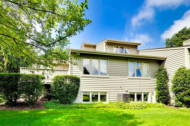 110 Commons Drive, Palos Park, IL 60464
