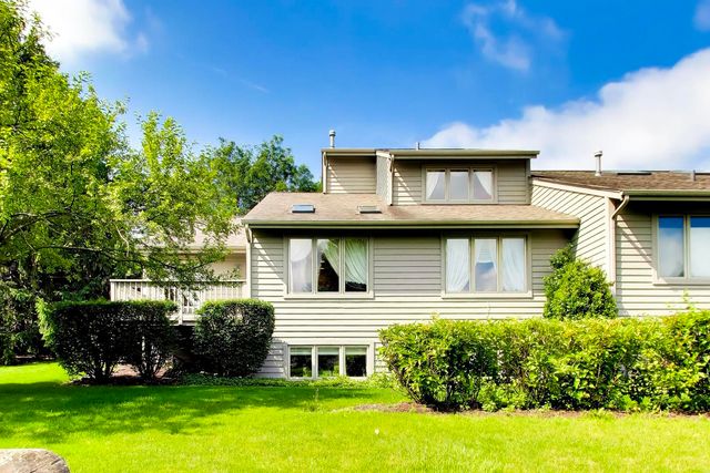 110 Commons Drive, Palos Park, IL 60464