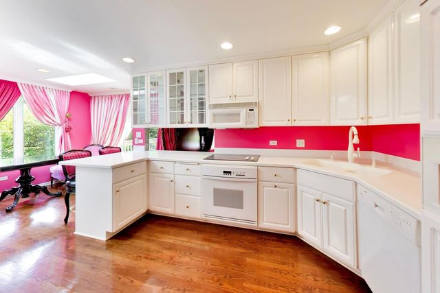 110 Commons Drive, Palos Park, IL 60464