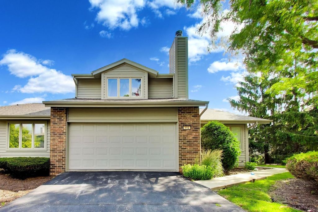 110 Commons Drive, Palos Park, IL 60464