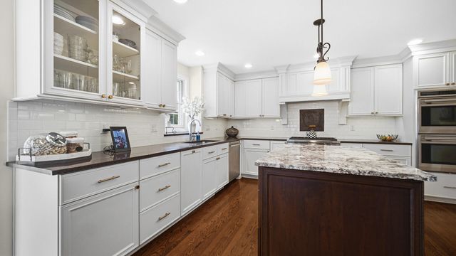1149 Royal Dublin Lane, Dyer, IN 46311