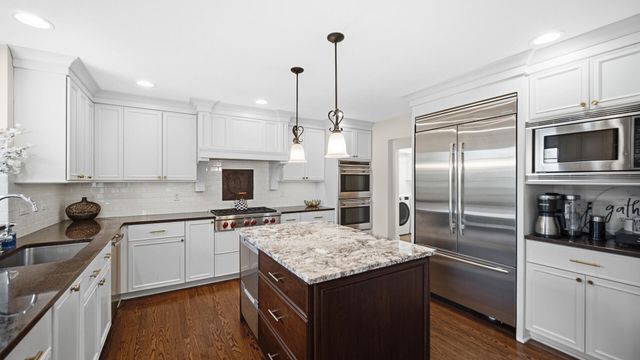 1149 Royal Dublin Lane, Dyer, IN 46311