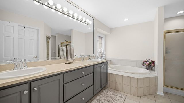1149 Royal Dublin Lane, Dyer, IN 46311