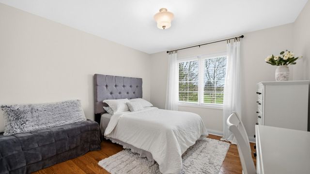 1149 Royal Dublin Lane, Dyer, IN 46311