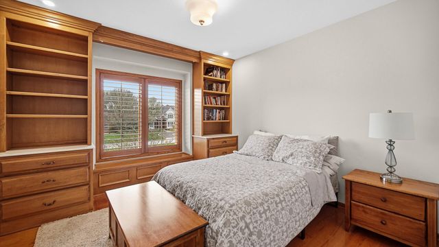 1149 Royal Dublin Lane, Dyer, IN 46311