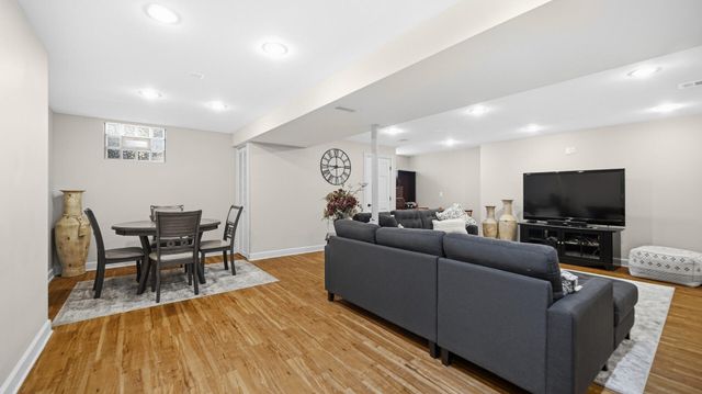 1149 Royal Dublin Lane, Dyer, IN 46311