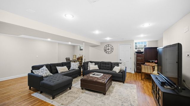 1149 Royal Dublin Lane, Dyer, IN 46311