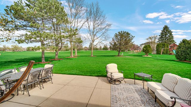 1149 Royal Dublin Lane, Dyer, IN 46311