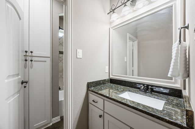 6621 Singleton Road, Midlothian, TX 76065