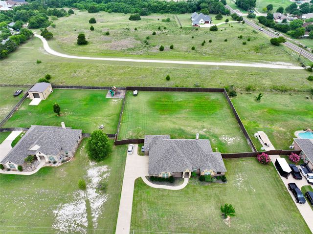6621 Singleton Road, Midlothian, TX 76065