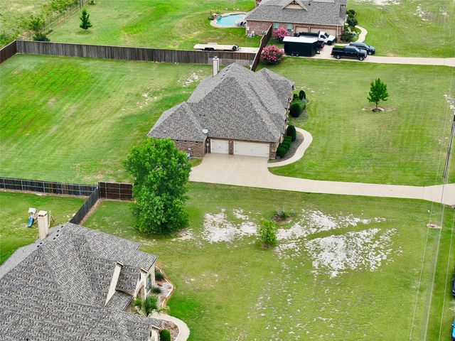 6621 Singleton Road, Midlothian, TX 76065