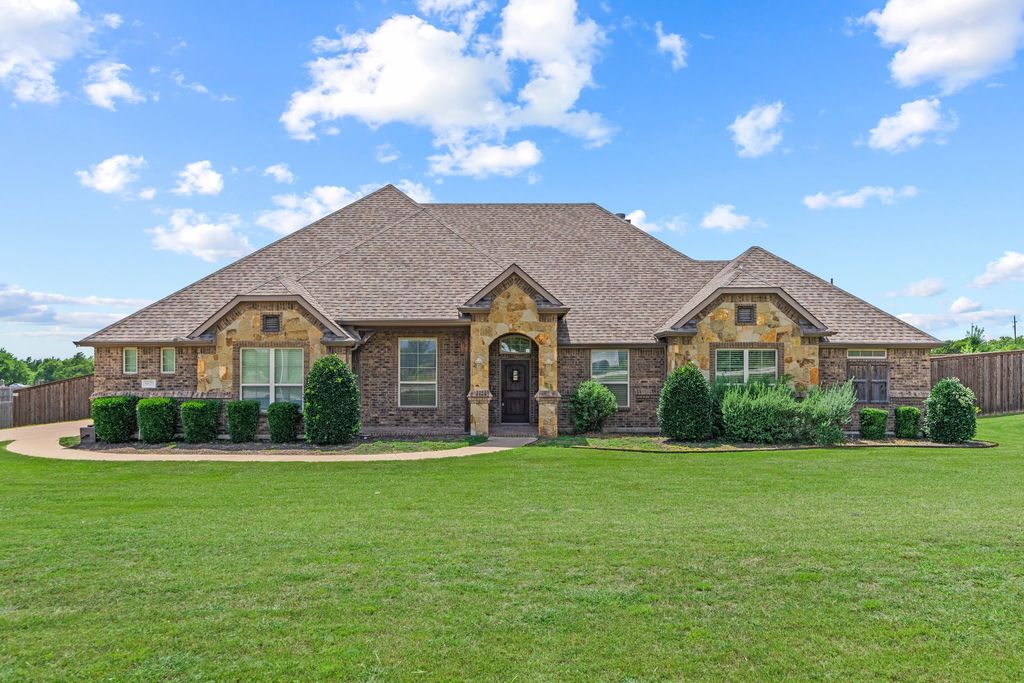 6621 Singleton Road, Midlothian, TX 76065