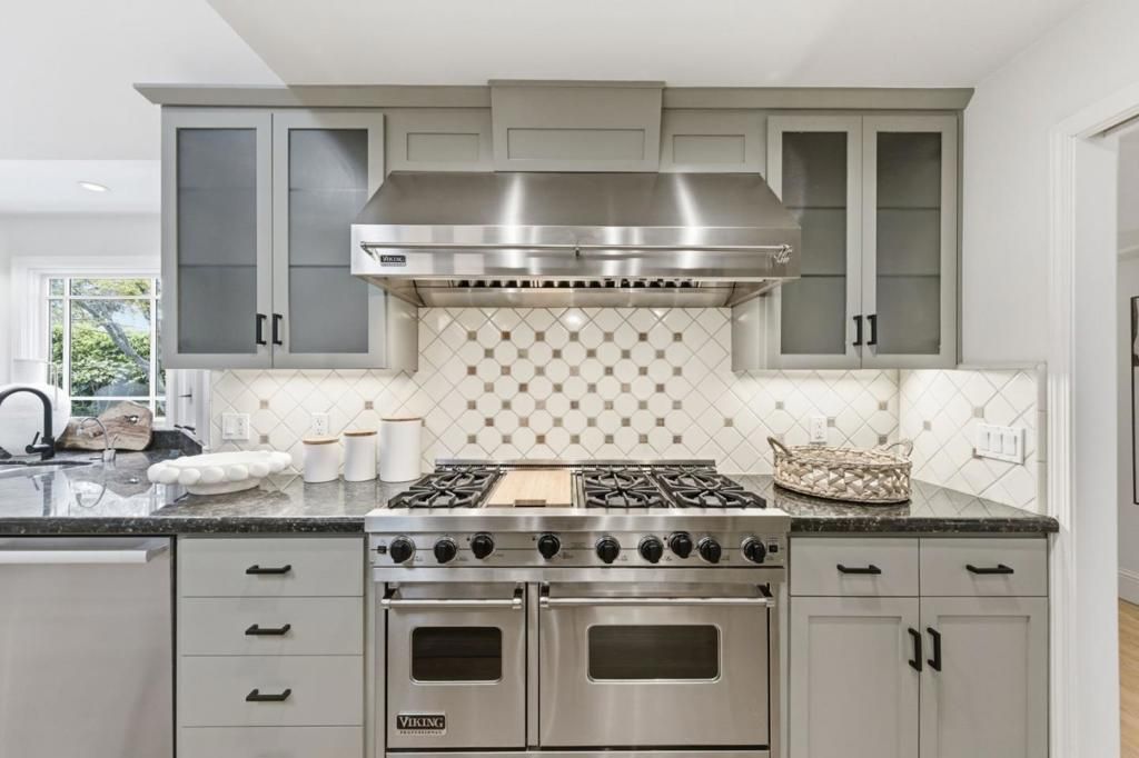 Image 10 of property listing at 16508 Oleander Avenue, Los Gatos, CA 95032