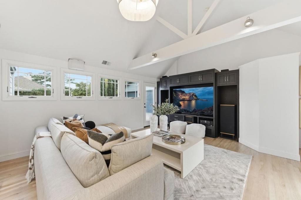 Image 12 of property listing at 16508 Oleander Avenue, Los Gatos, CA 95032