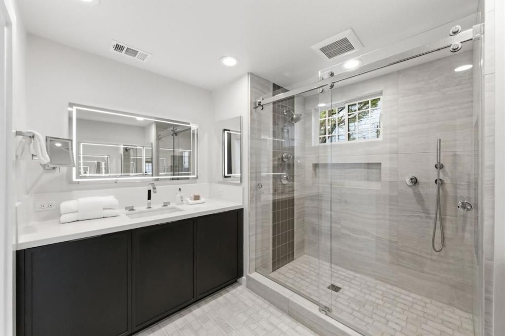 Image 17 of property listing at 16508 Oleander Avenue, Los Gatos, CA 95032